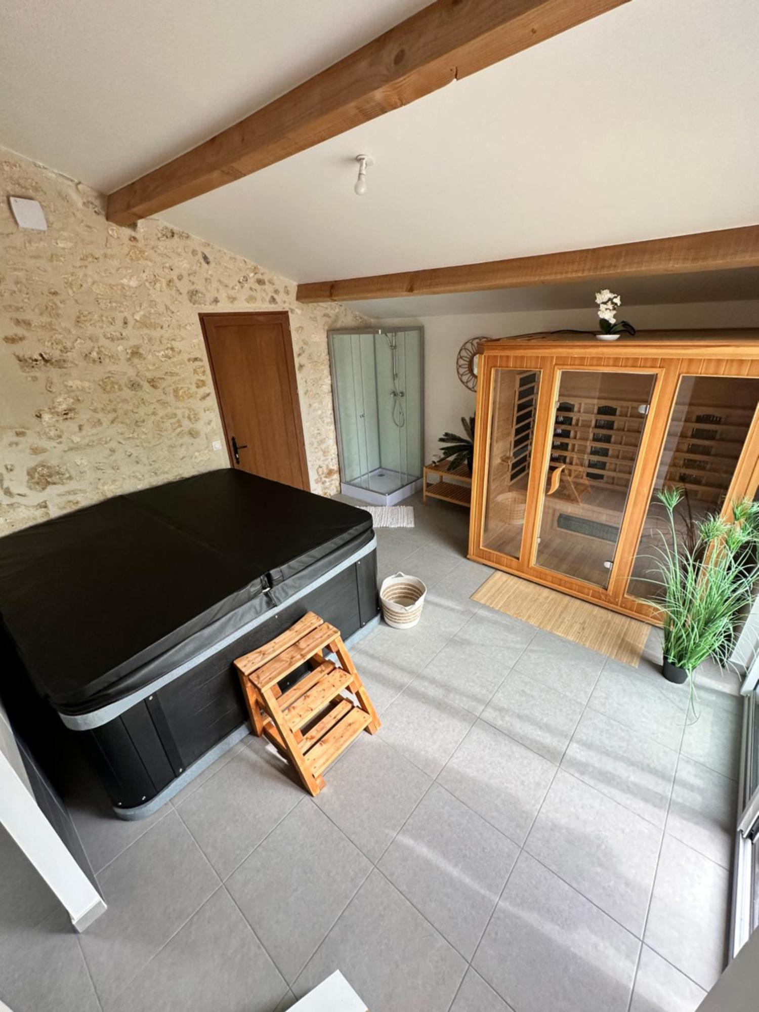 Domaine De La Roche Chabrelle Villa Saint-Just  ภายนอก รูปภาพ